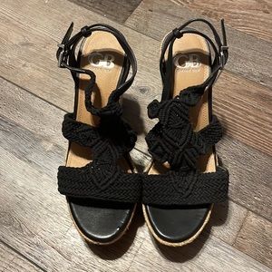 Black Wedges